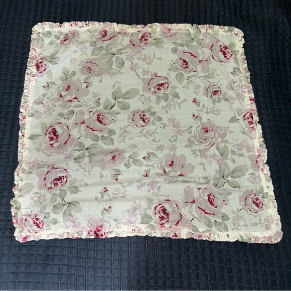 Bundle of Various Doilies - Picture 4 of 5